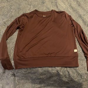 Vuori ladies small lightweight top